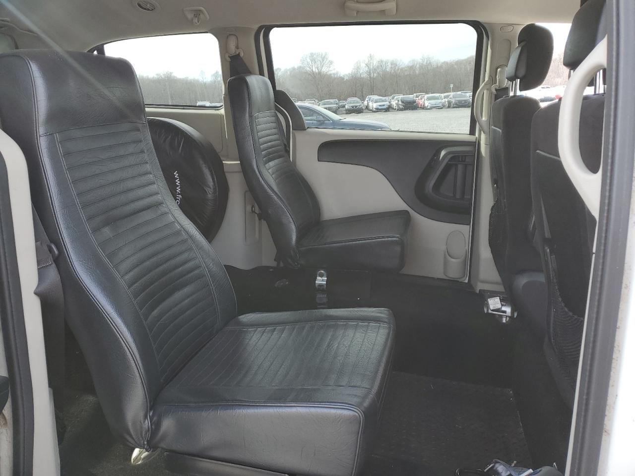 2013 Dodge Caravan - Image 12