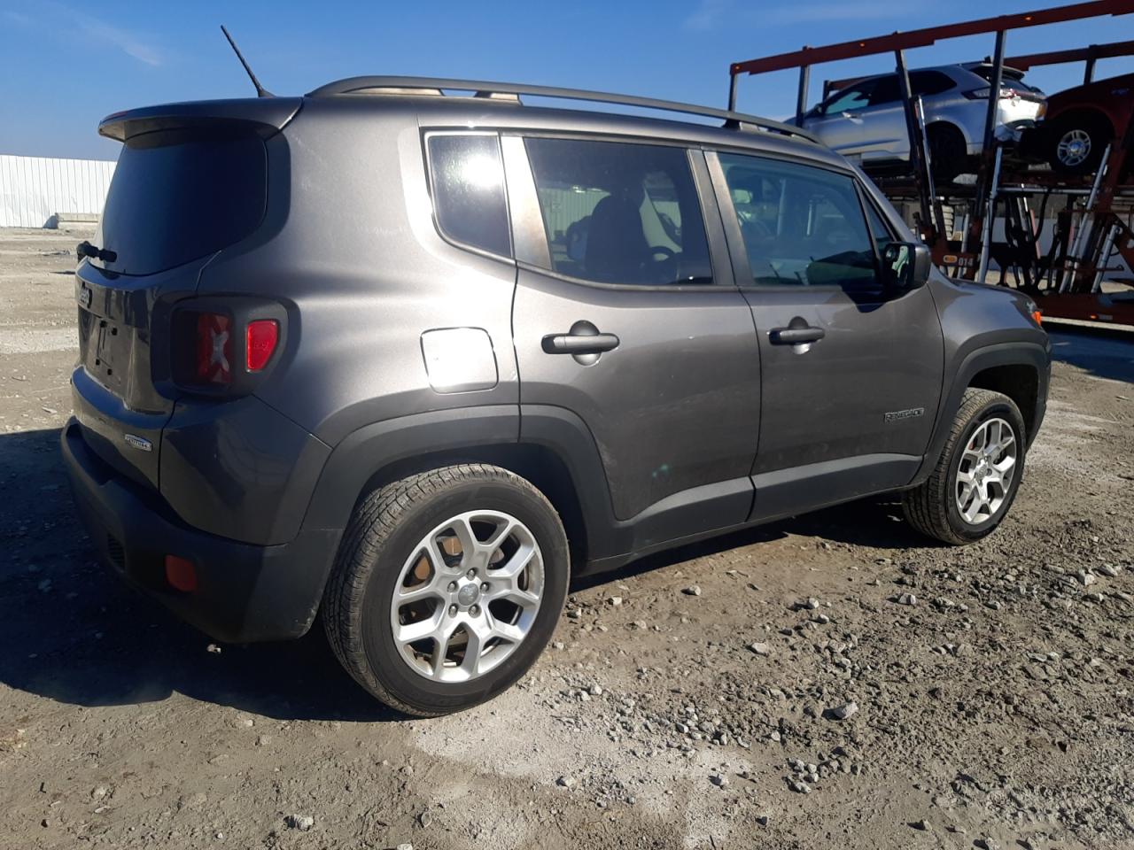 2016 Jeep Renegade - Image 3