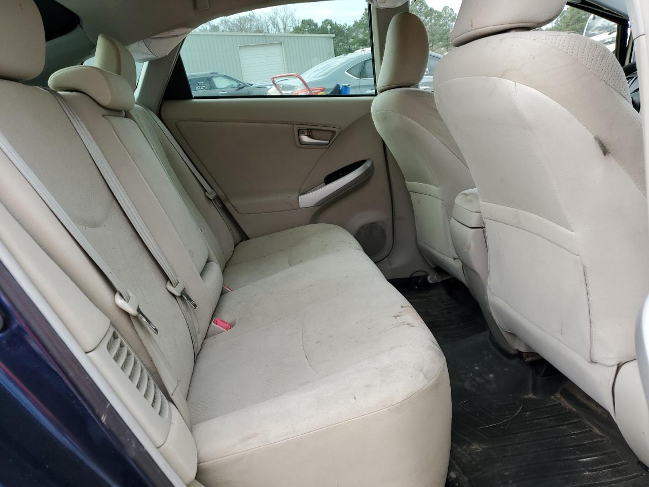 2013 Toyota Prius - Image 10