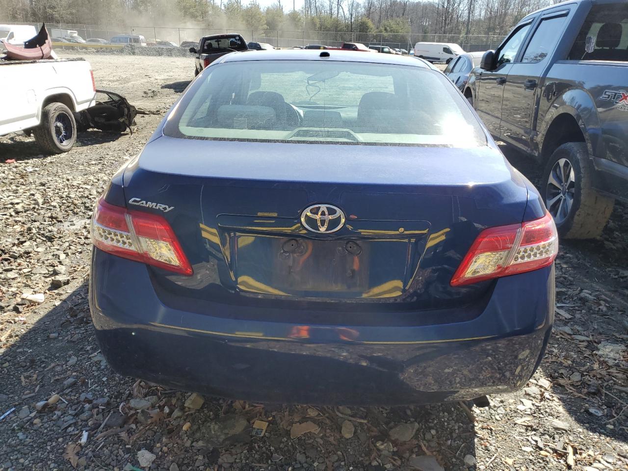 2011 Toyota Camry - Image 6