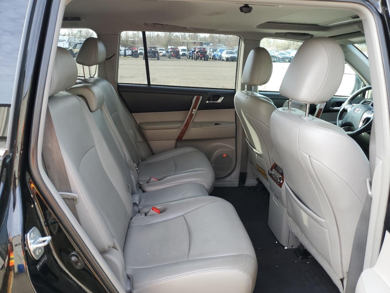 2013 Toyota Highlander - Image 10