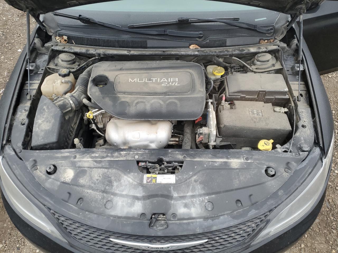 2016 Chrysler 200 - Image 11