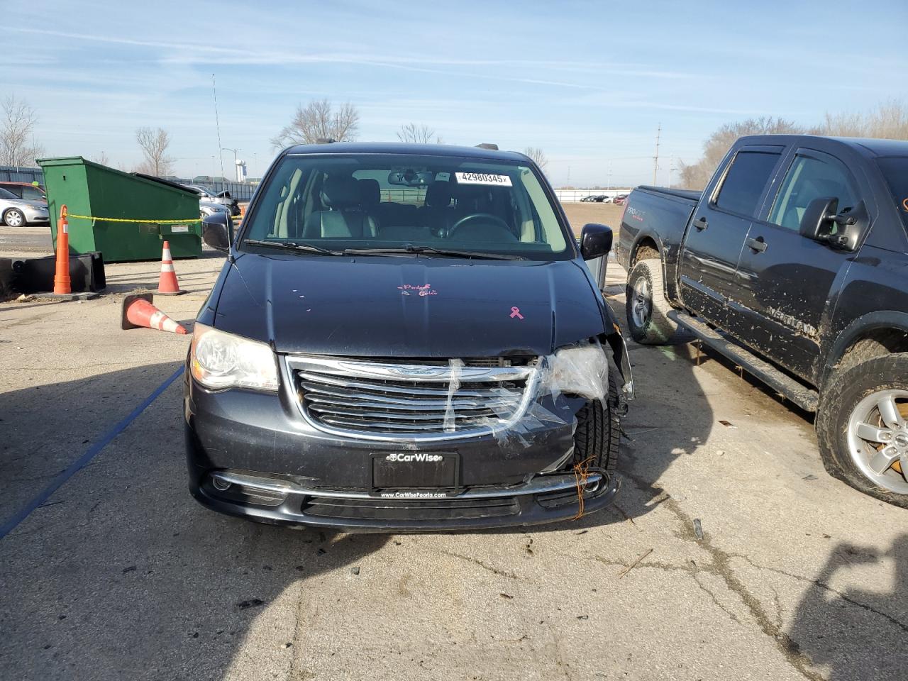 2014 Chrysler Town & Country - Image 5