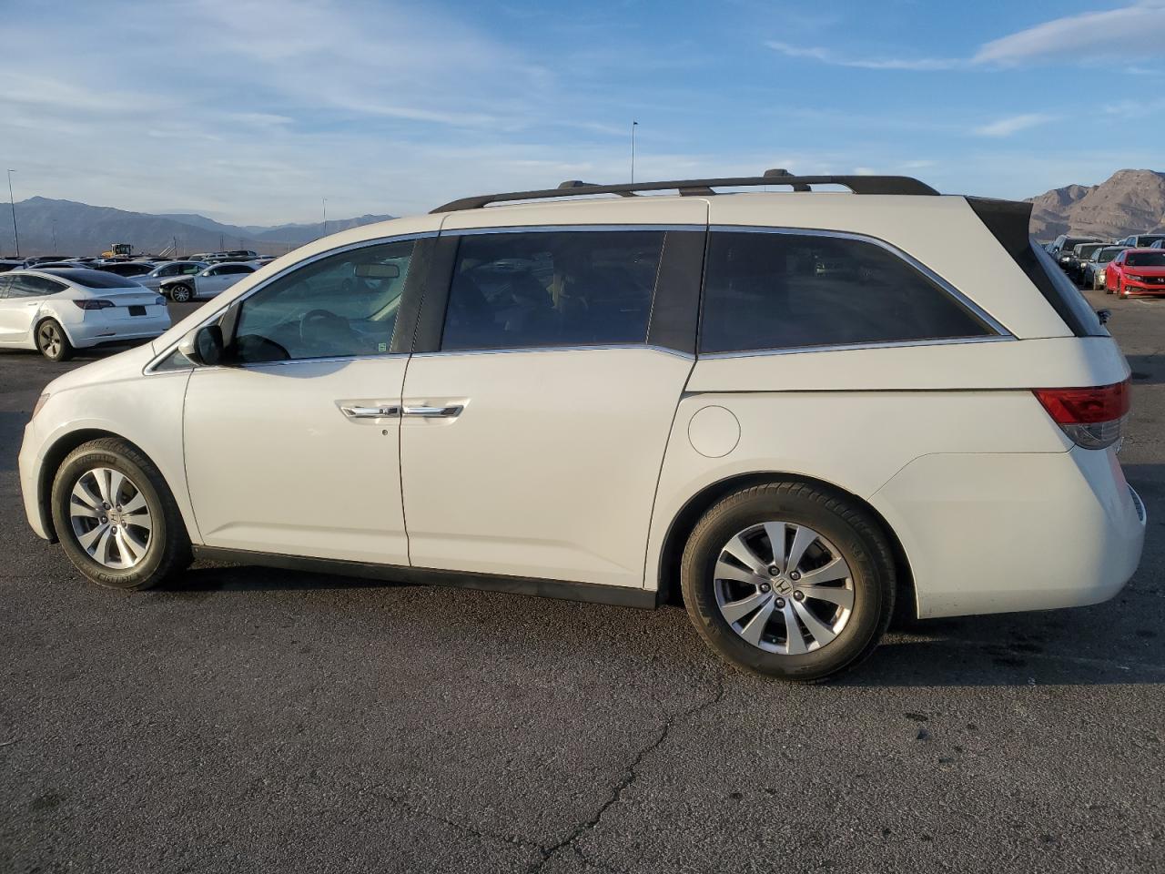 2015 Honda Odyssey - Image 2