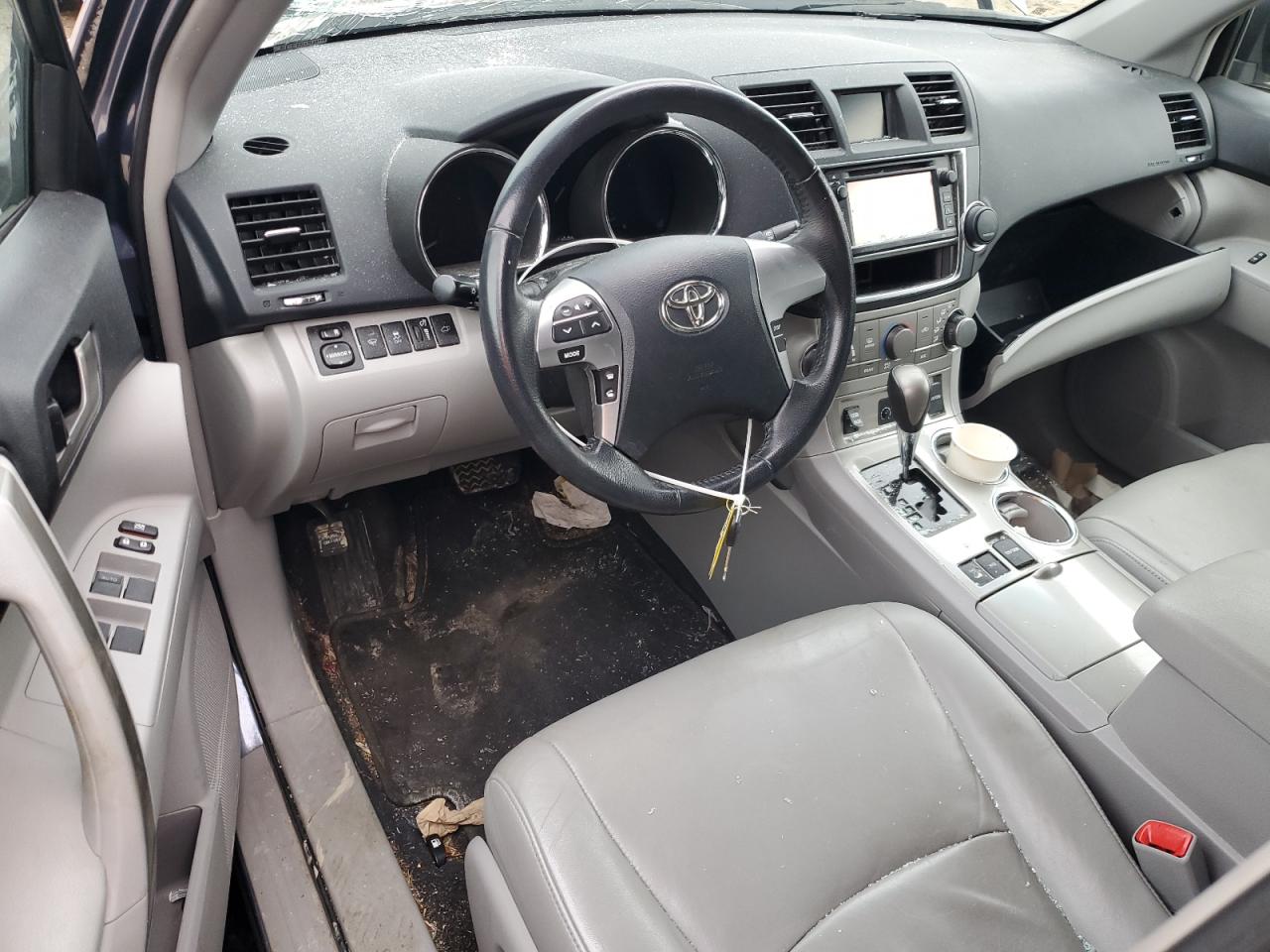 2013 Toyota Highlander - Image 8