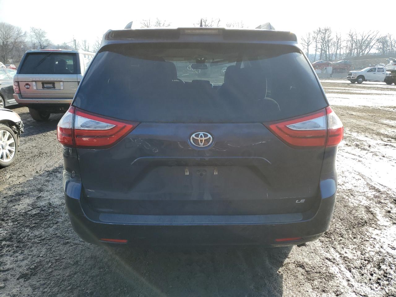 2018 Toyota Sienna - Image 6