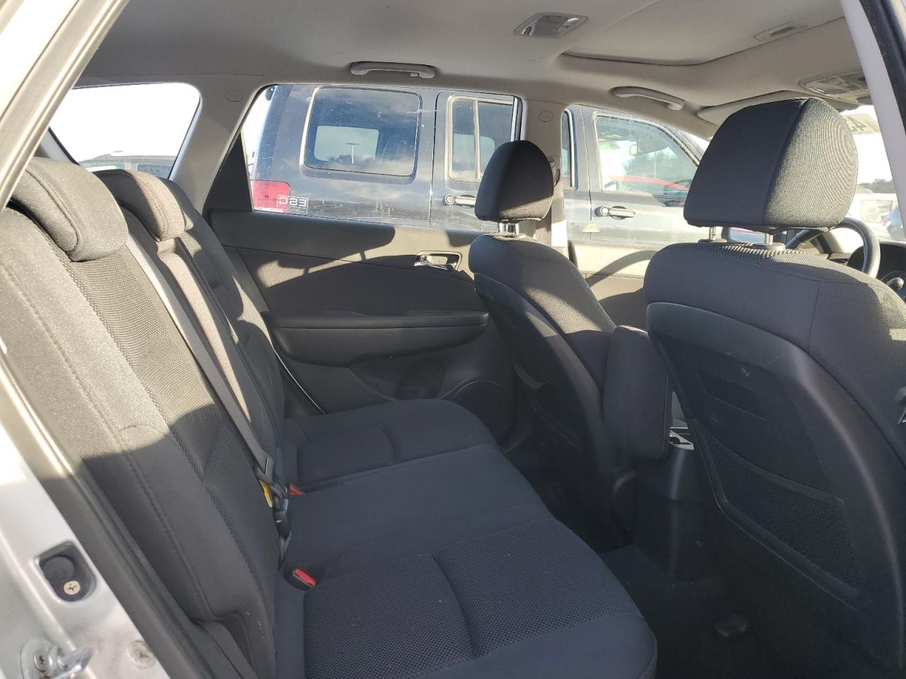 2009 Hyundai Elantra - Image 10