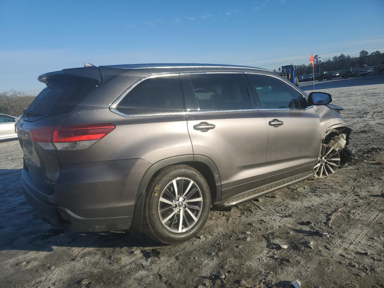 2018 Toyota Highlander - Image 3