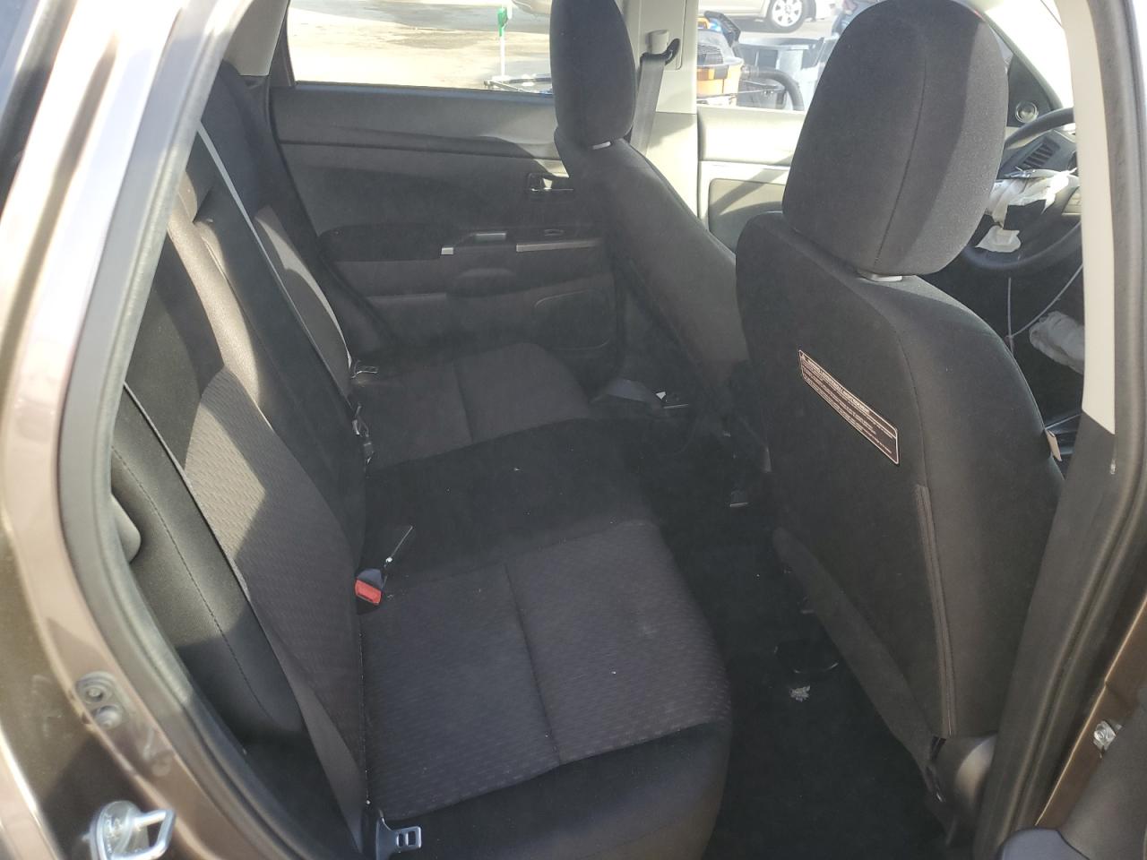 2018 Mitsubishi Outlander - Image 11
