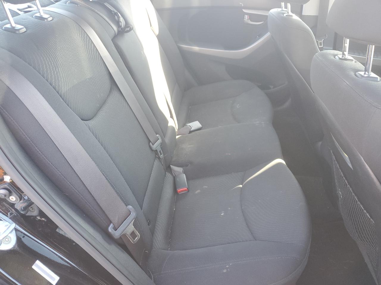 2015 Hyundai Elantra - Image 10