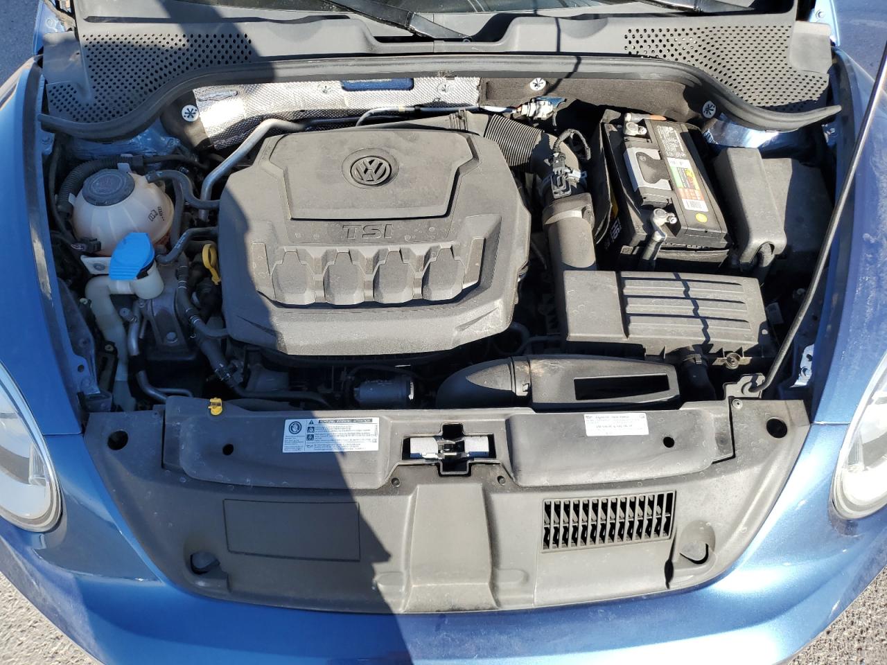 2018 Volkswagen Beetle - Image 13