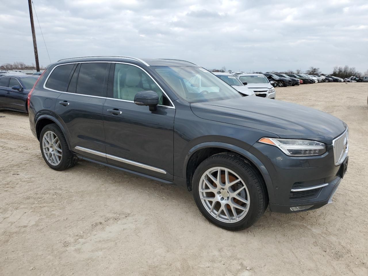 2016 Volvo XC90 - Image 4