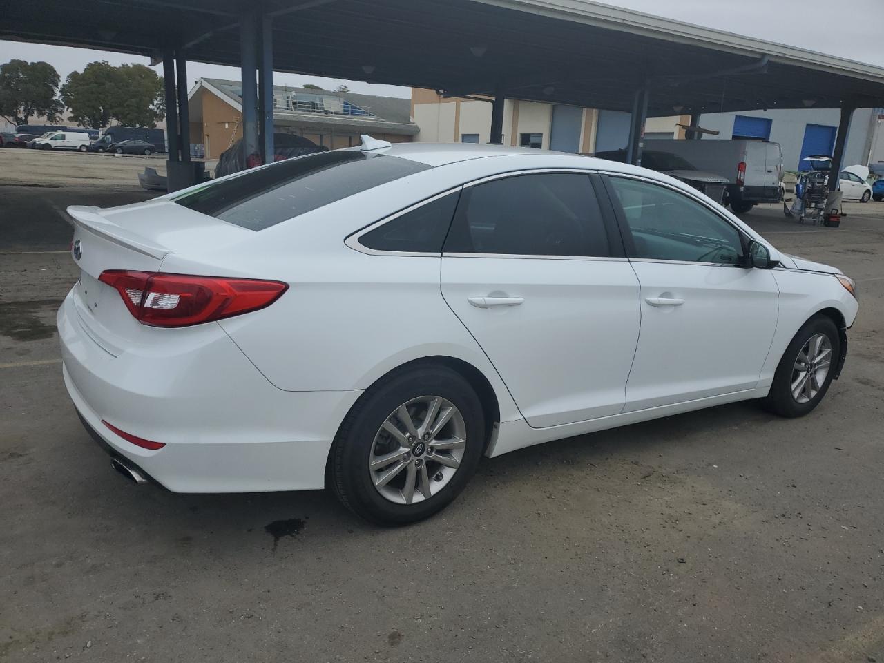 2016 Hyundai Sonata - Image 3
