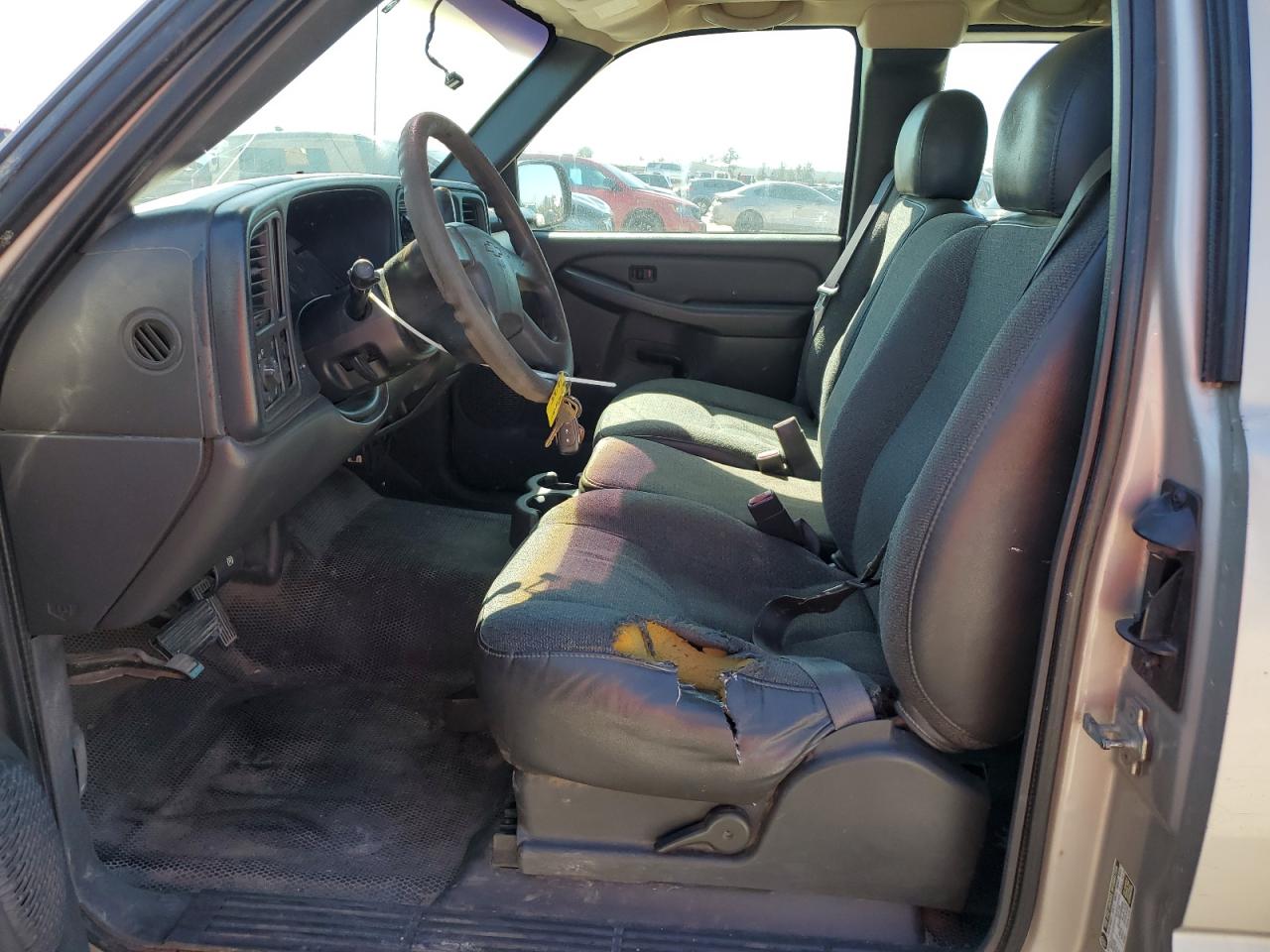 2004 Chevrolet Silverado - Image 7