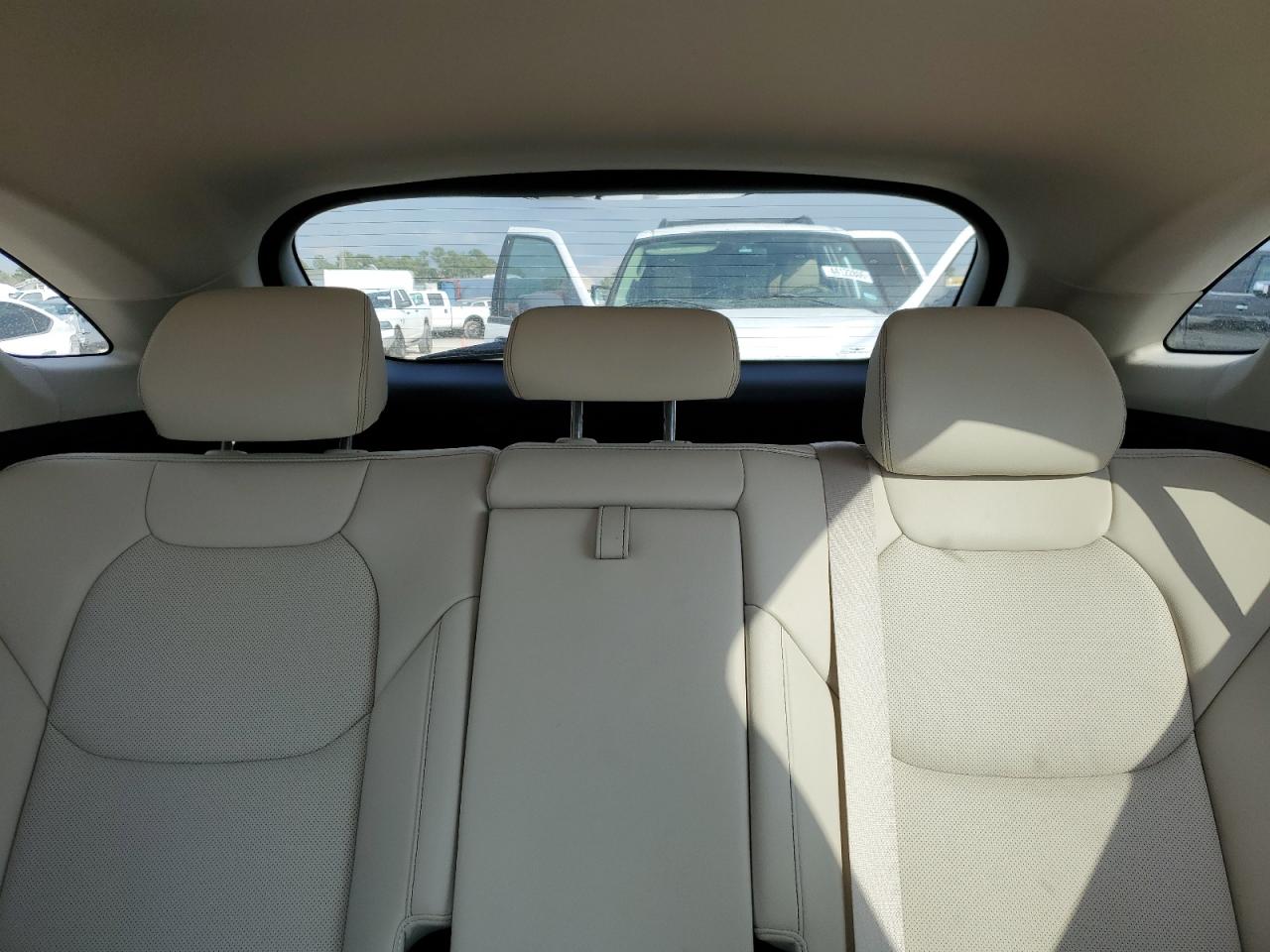 2022 Genesis GV70 - Image 10