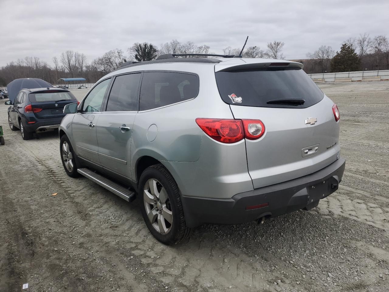 2011 Chevrolet Traverse - Image 2