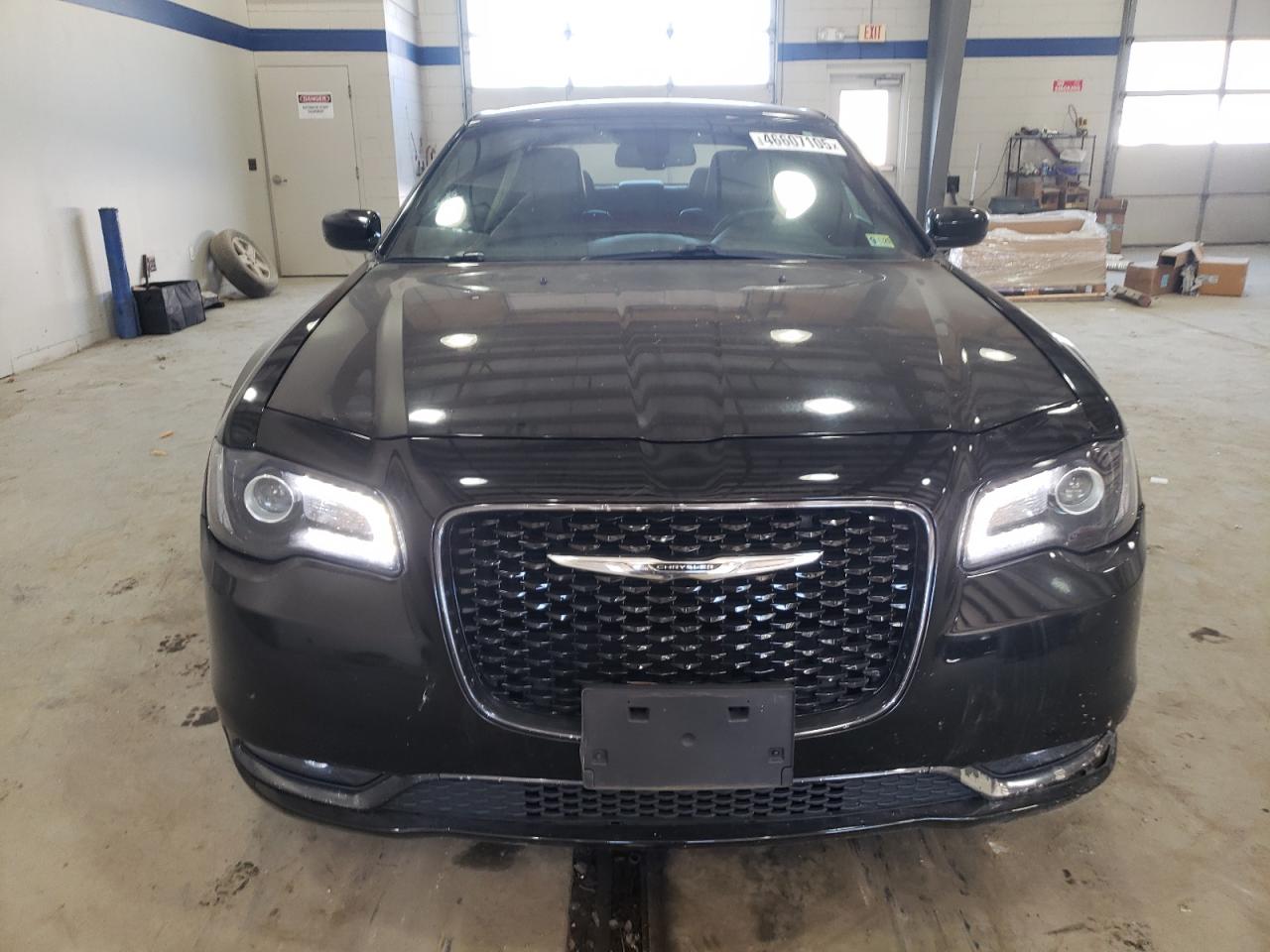 2020 Chrysler 300 - Image 5