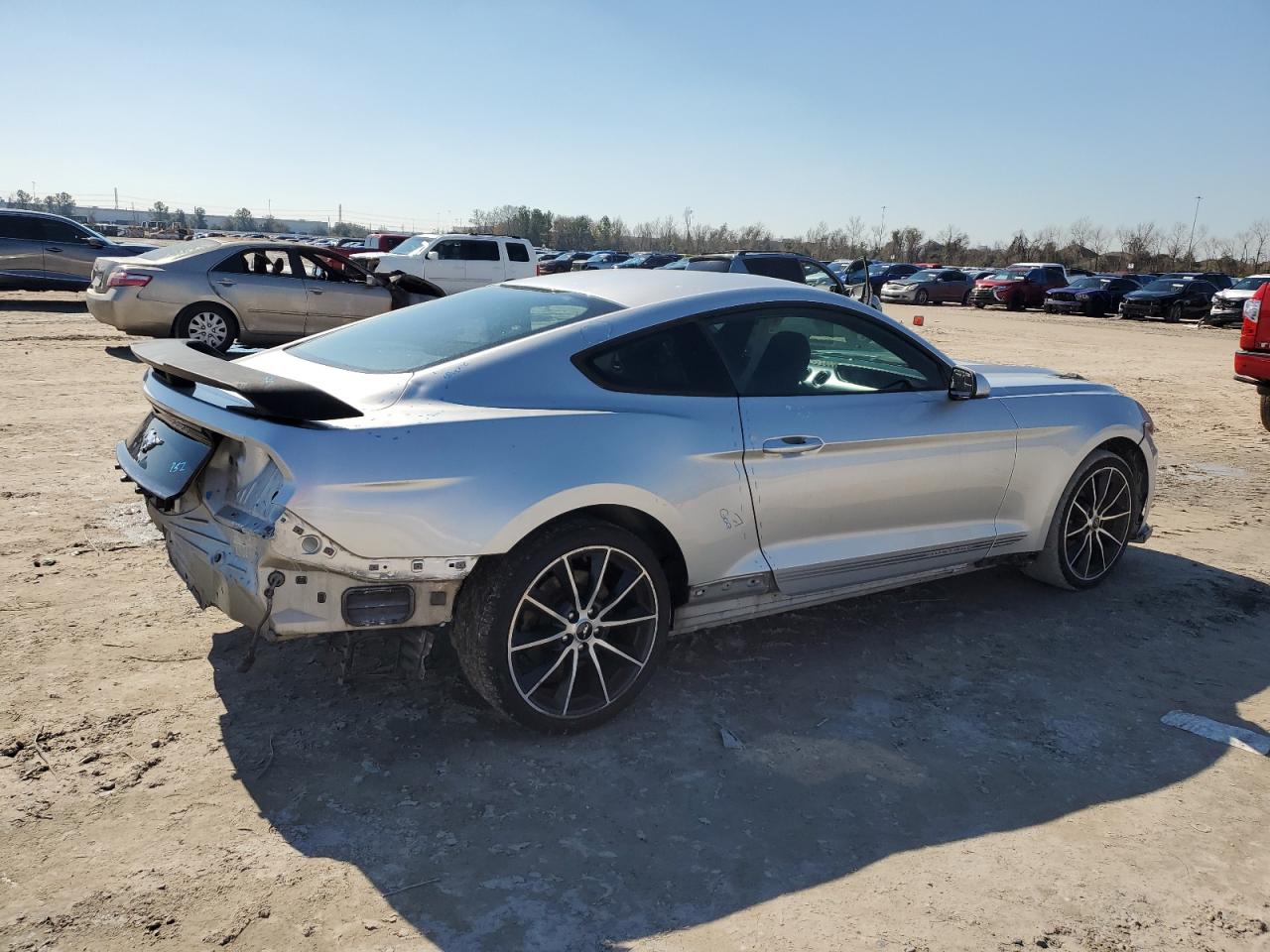 2015 Ford Mustang - Image 3
