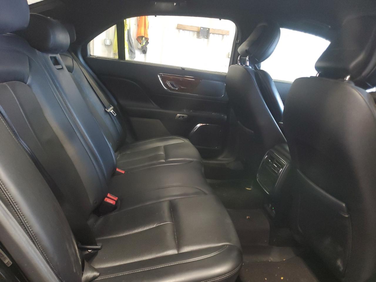 2019 Lincoln Continental - Image 10