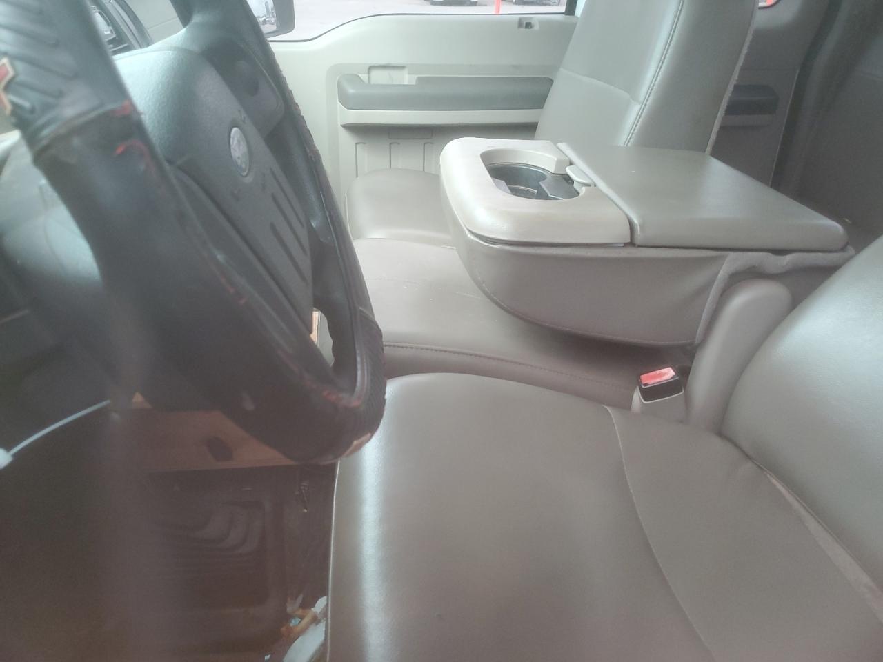2008 Ford F250 - Image 7