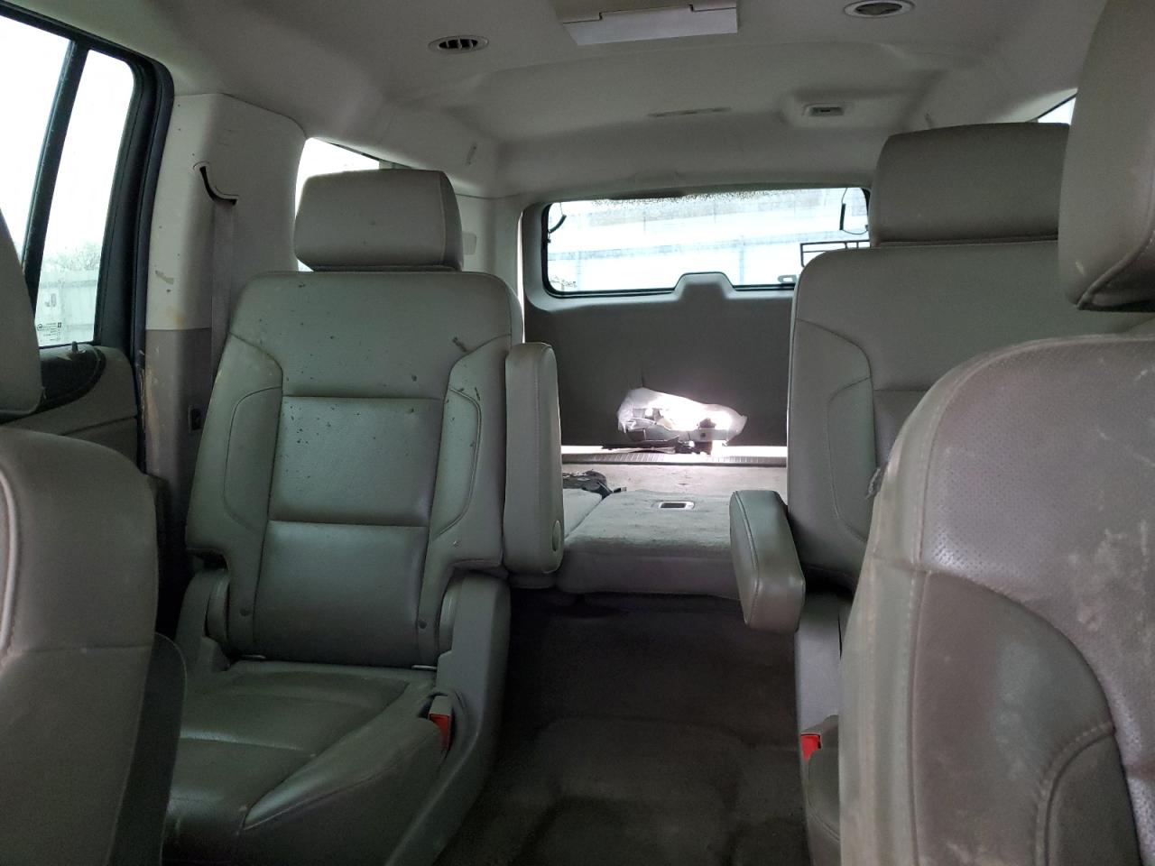 2015 GMC Yukon - Image 10
