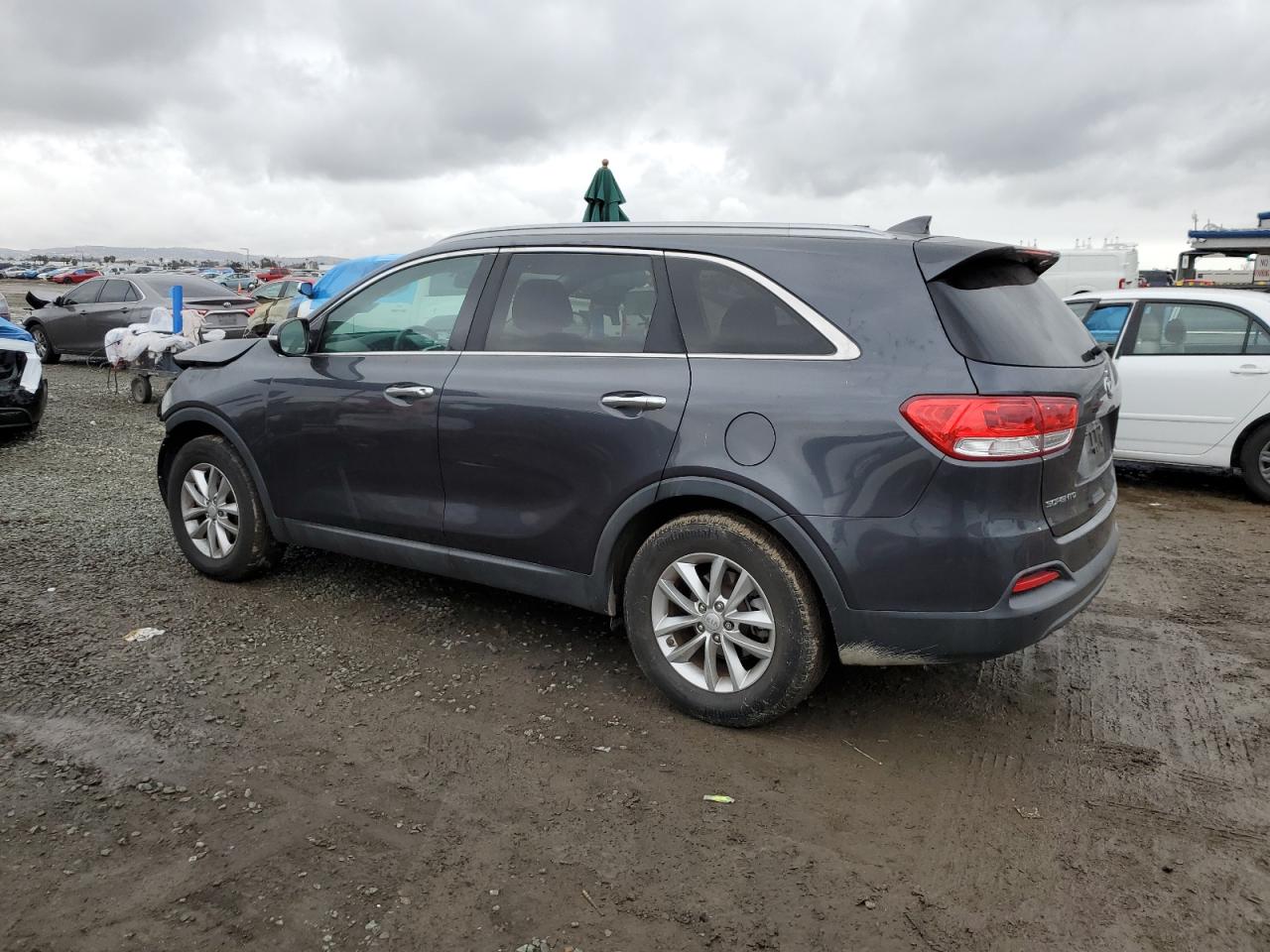 2016 Kia Sorento - Image 2