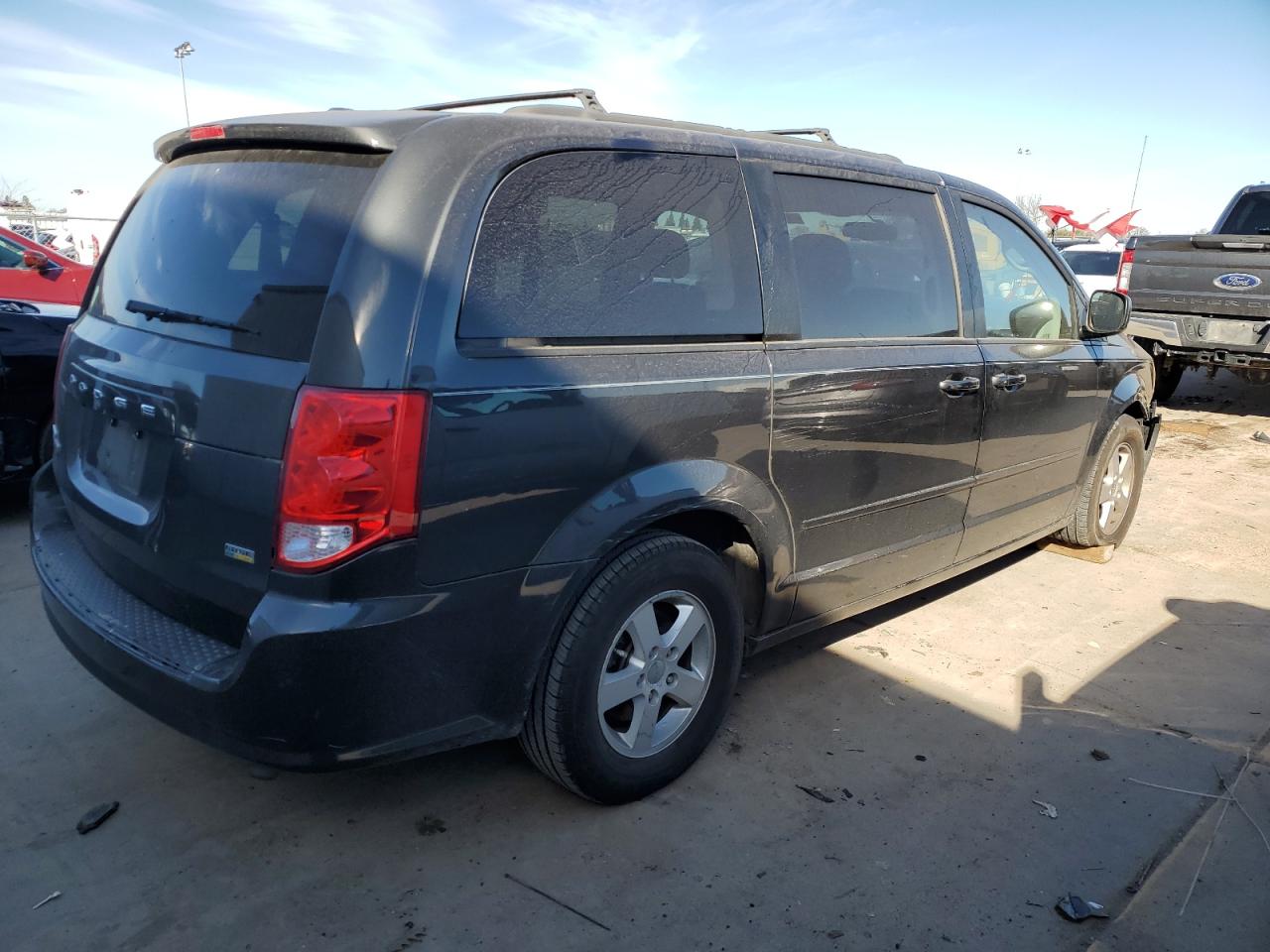 2012 Dodge Caravan - Image 3