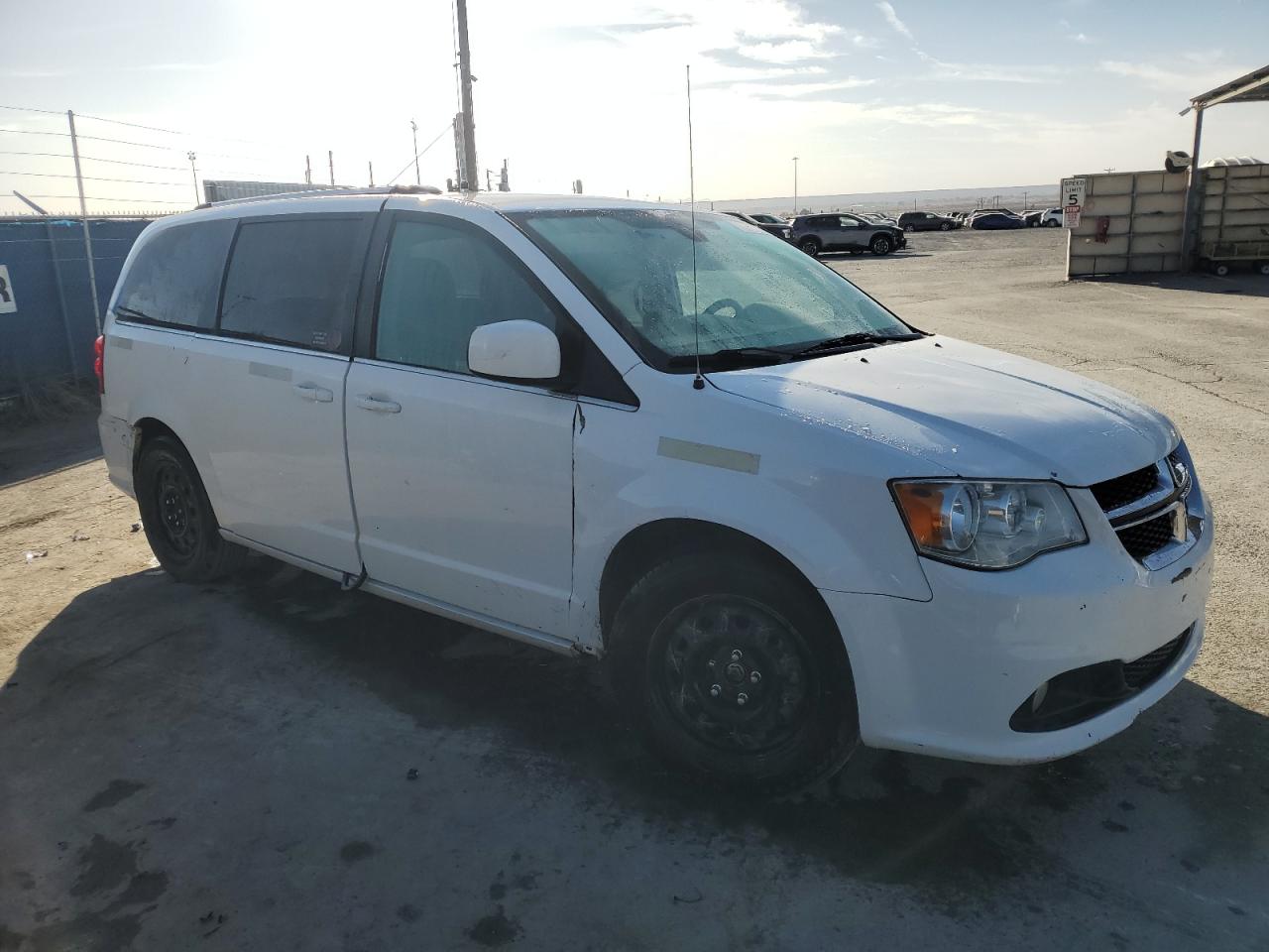 2018 Dodge Caravan - Image 4