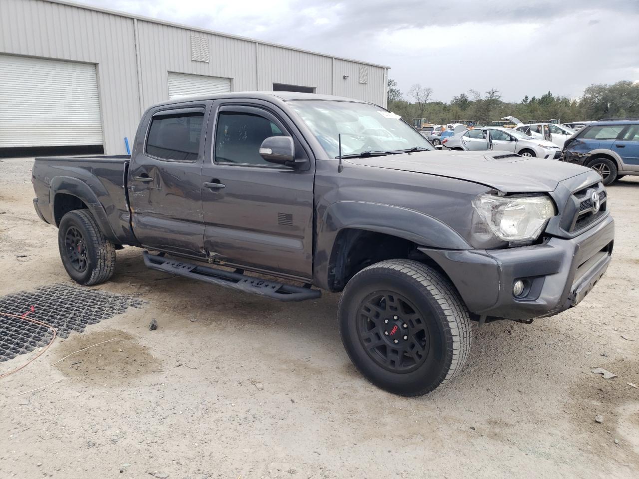2015 Toyota Tacoma - Image 4
