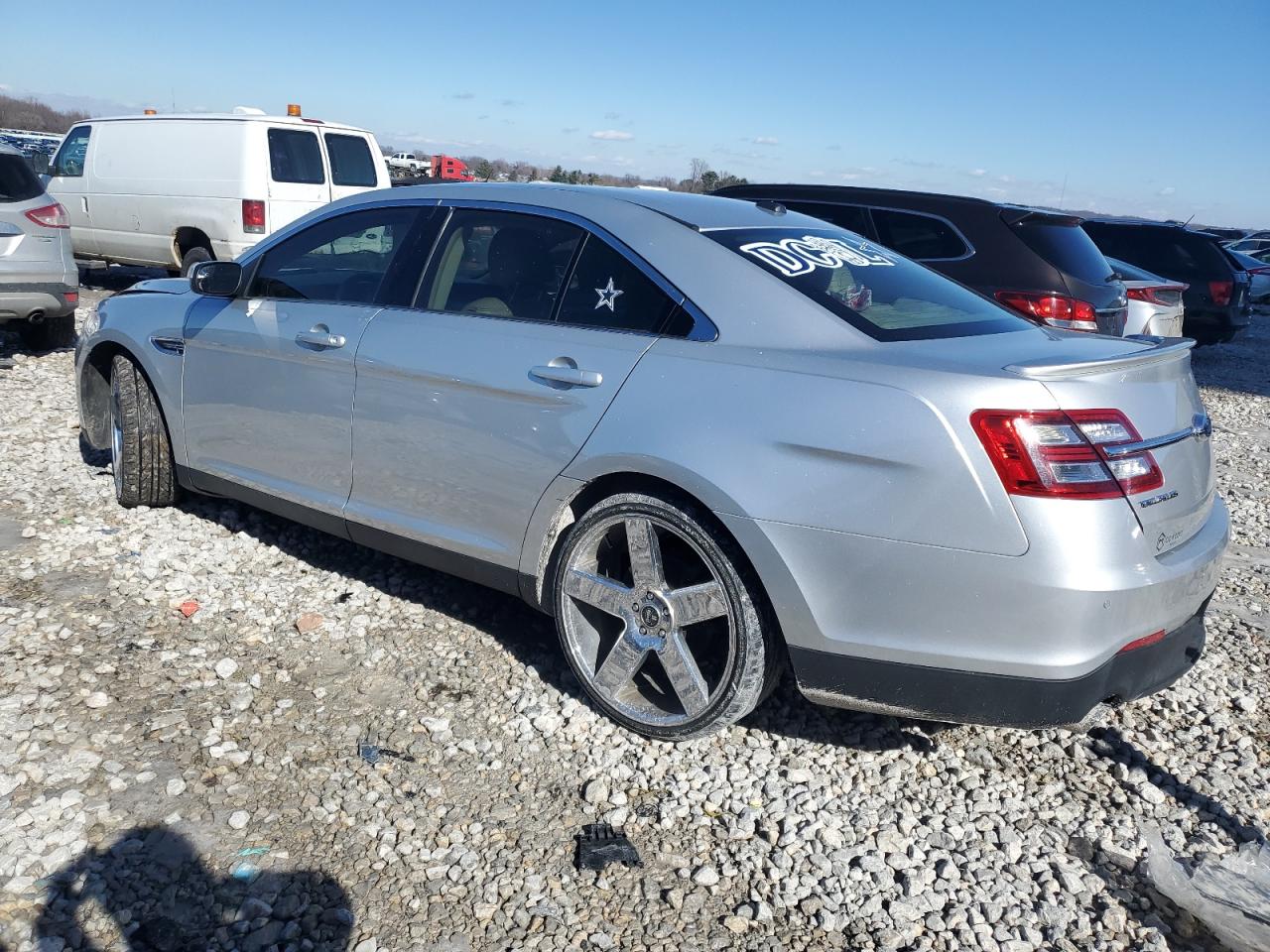 2015 Ford Taurus - Image 2