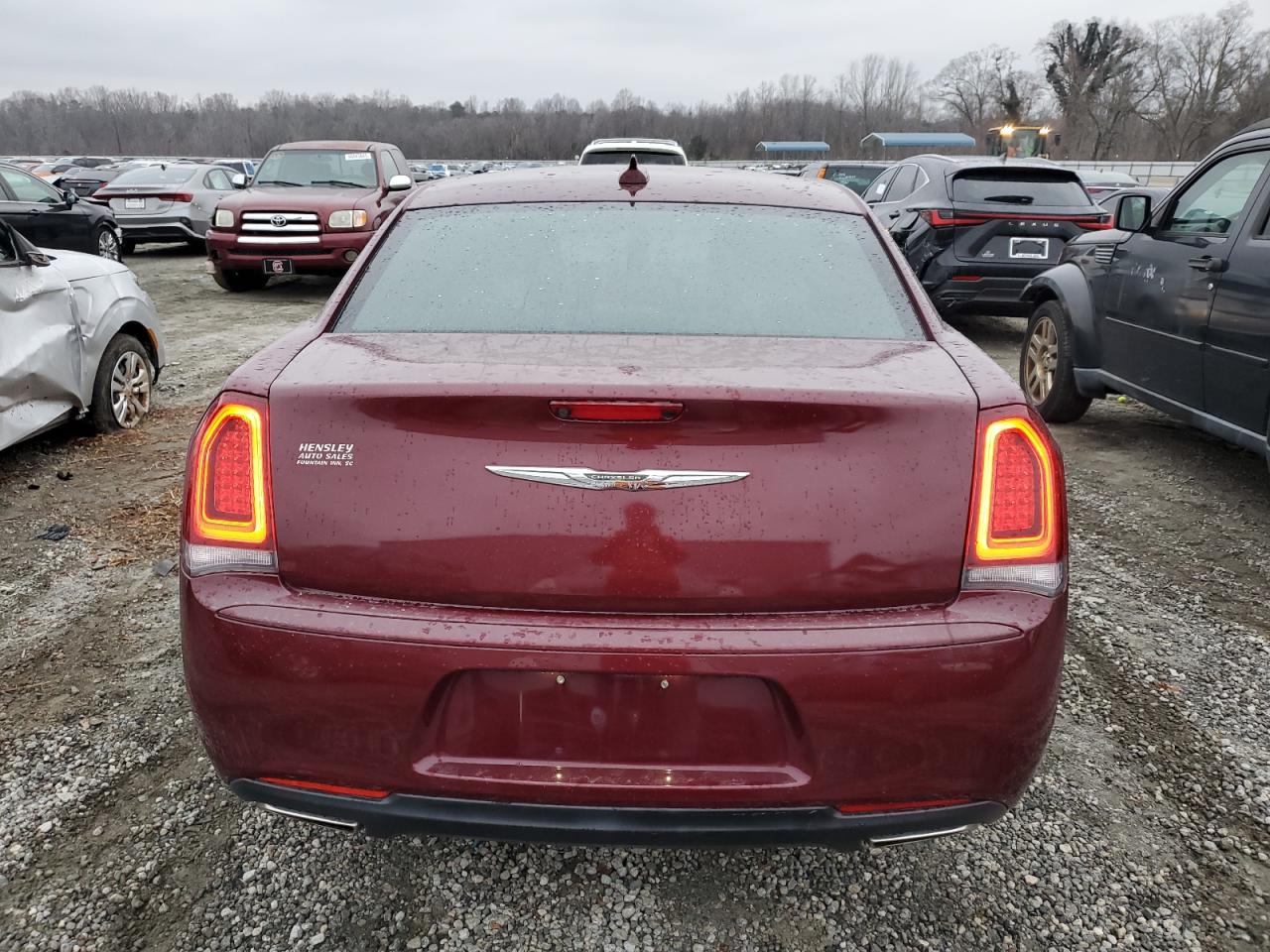 2019 Chrysler 300 - Image 6