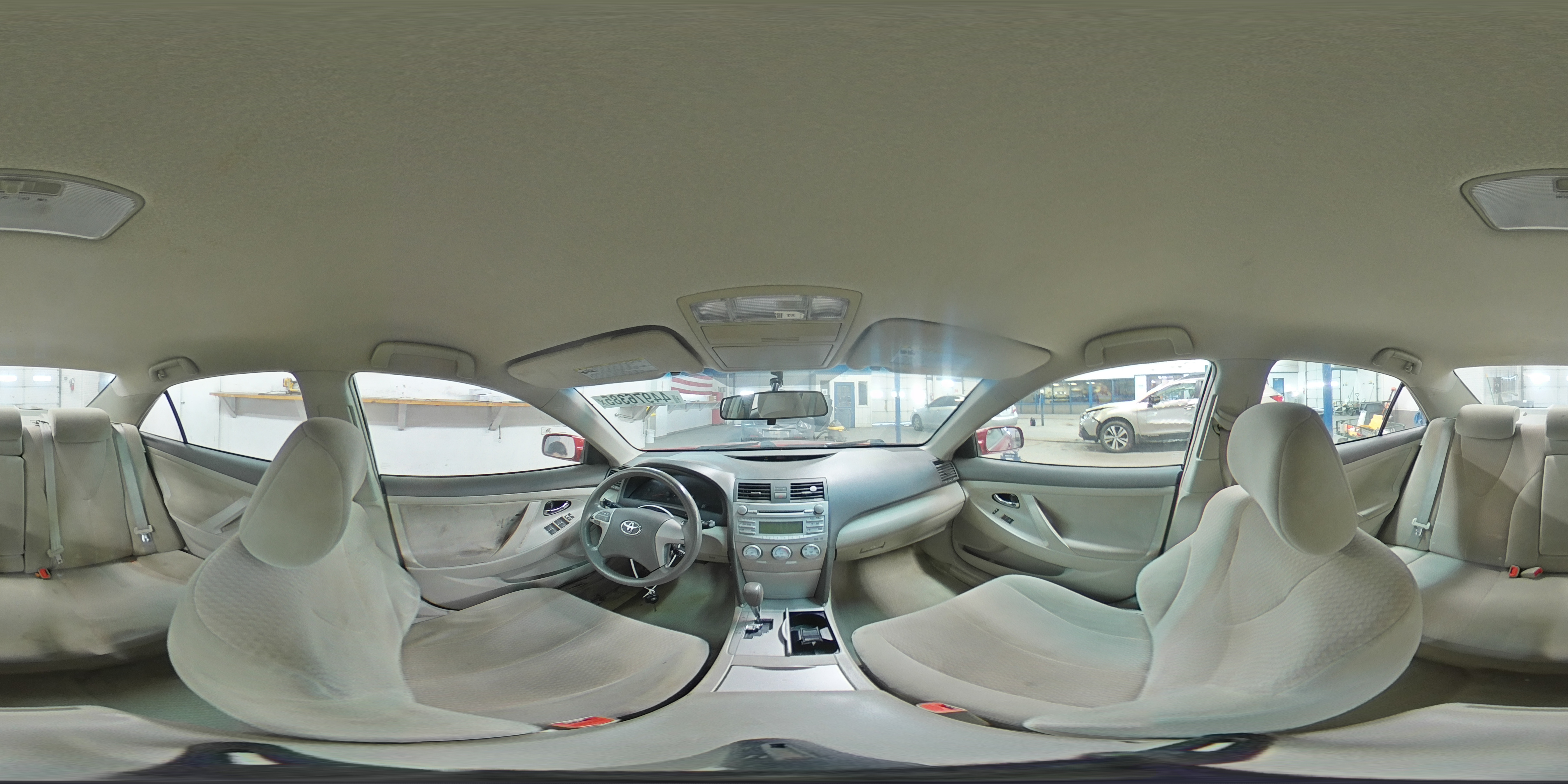 2010 Toyota Camry - Image 12