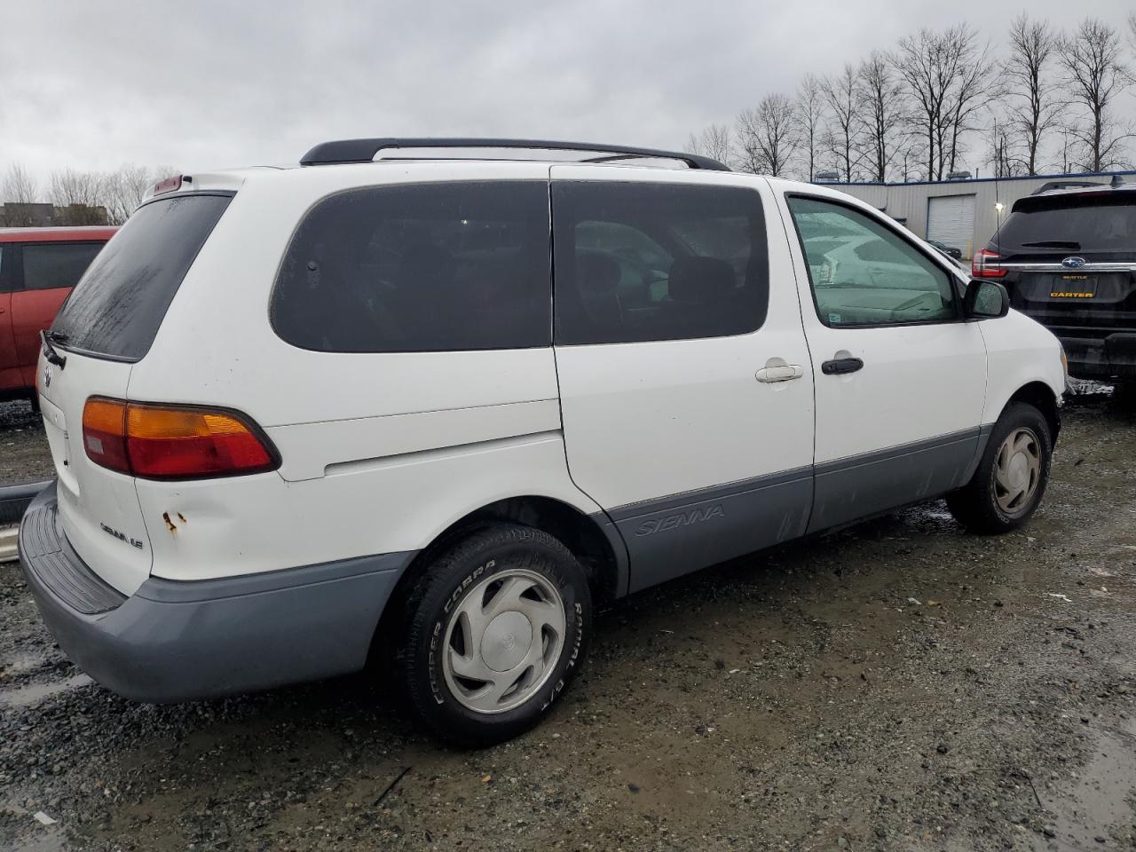 2000 Toyota Sienna - Image 3