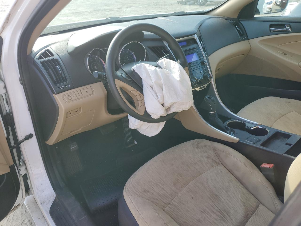 2013 Hyundai Sonata - Image 8
