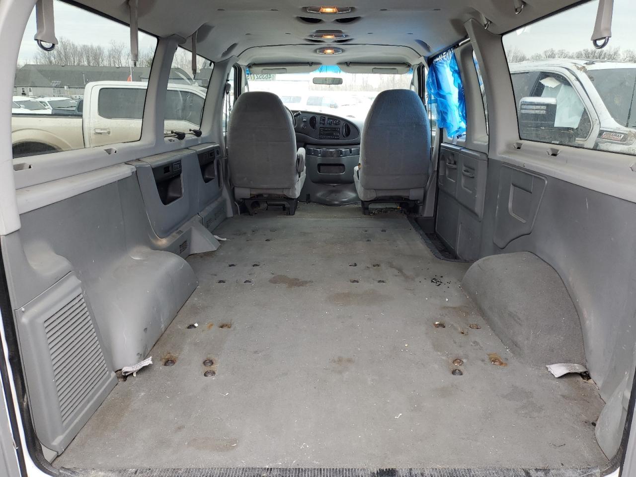 2006 Ford Econoline - Image 13