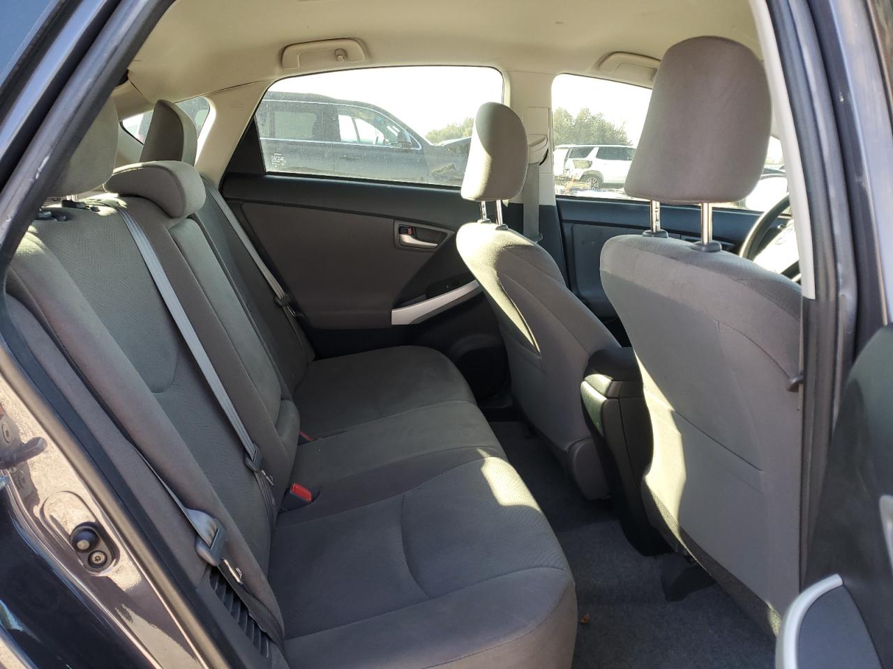 2015 Toyota Prius - Image 11