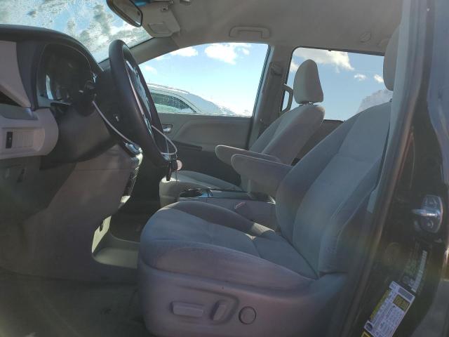 2017 TOYOTA SIENNA LE