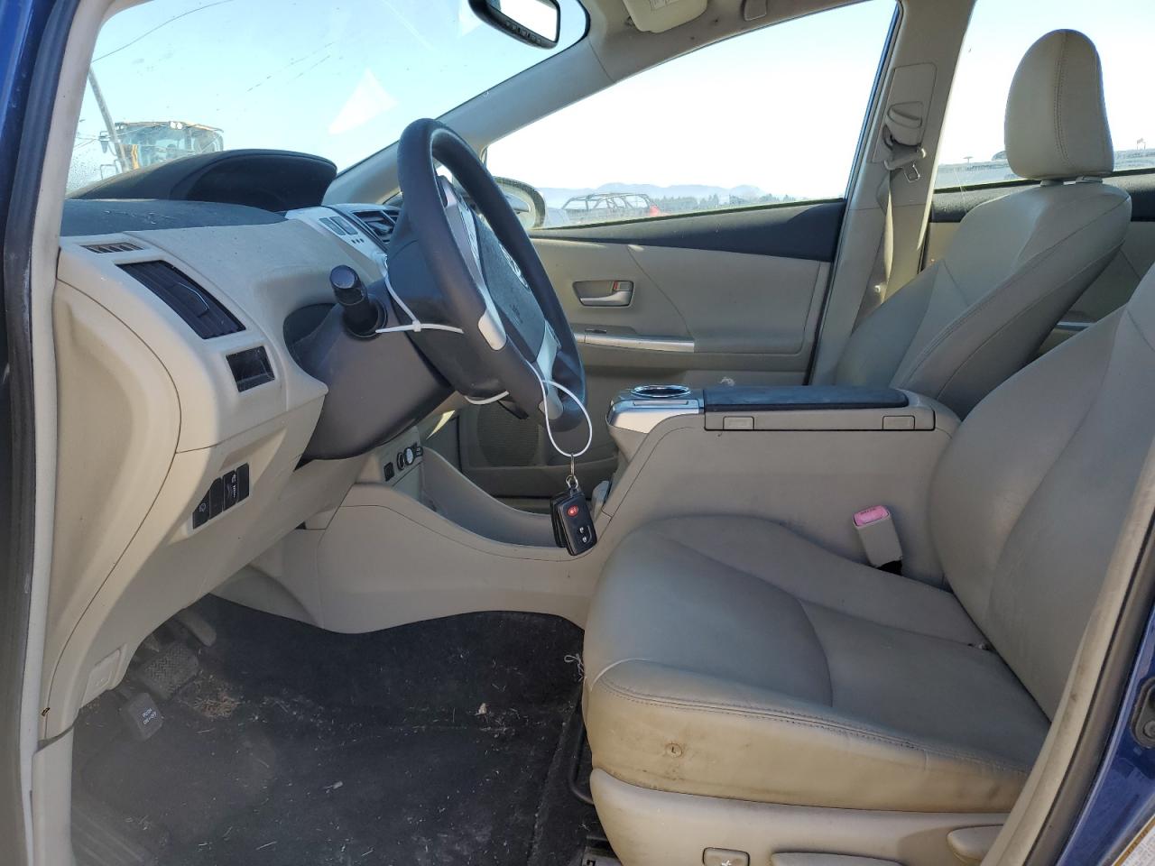 2012 Toyota Prius - Image 7