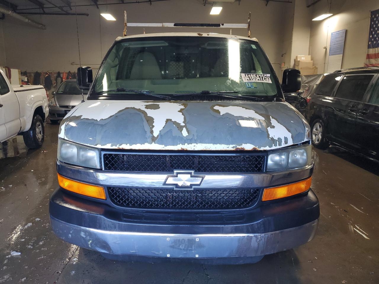 2010 Chevrolet Express - Image 5