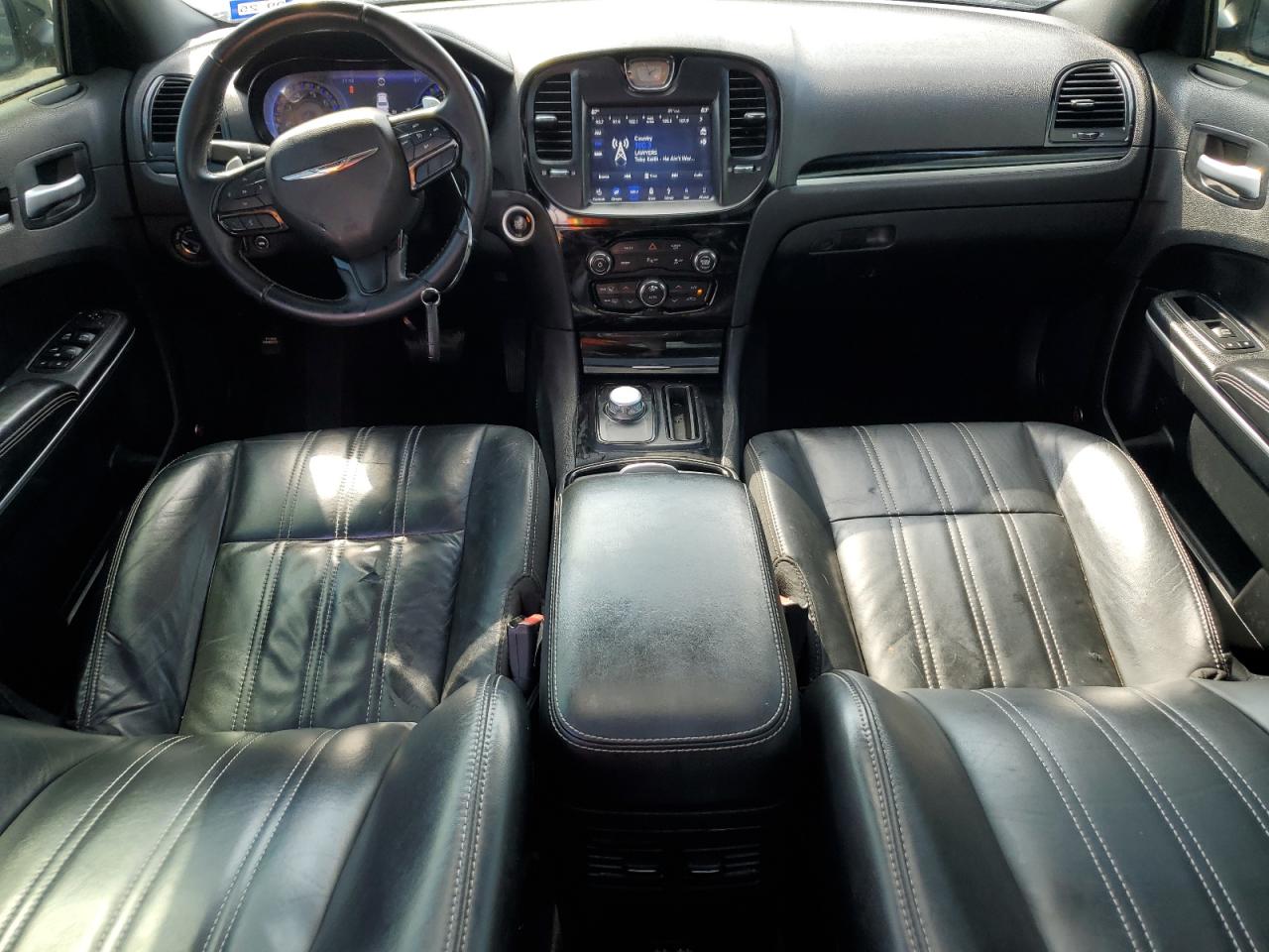 2018 Chrysler 300 - Image 8