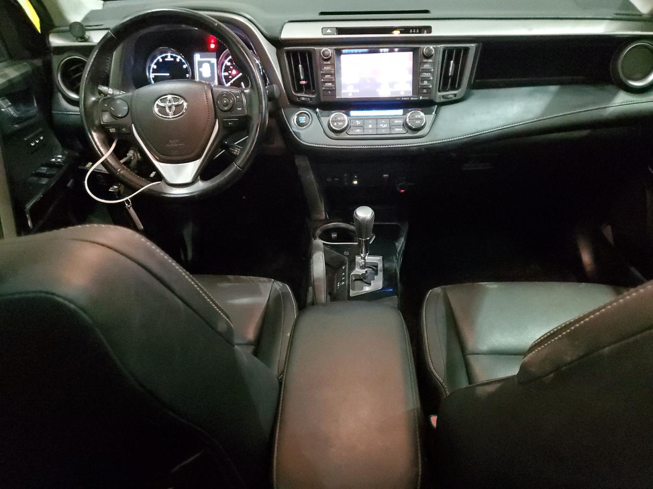 2018 Toyota RAV 4 - Image 8