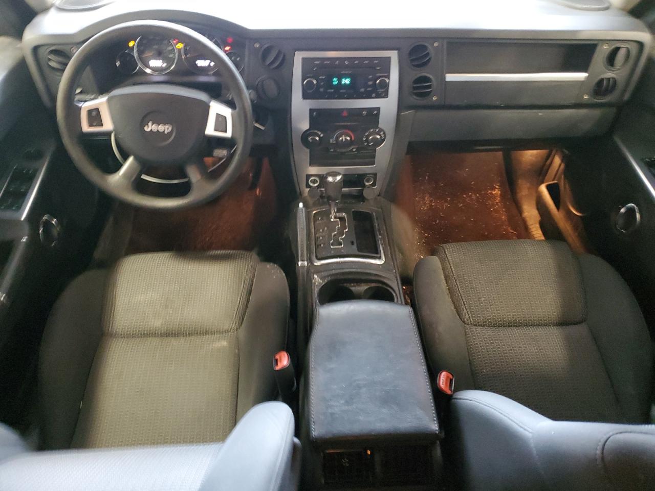 2010 Jeep Commander - Image 8