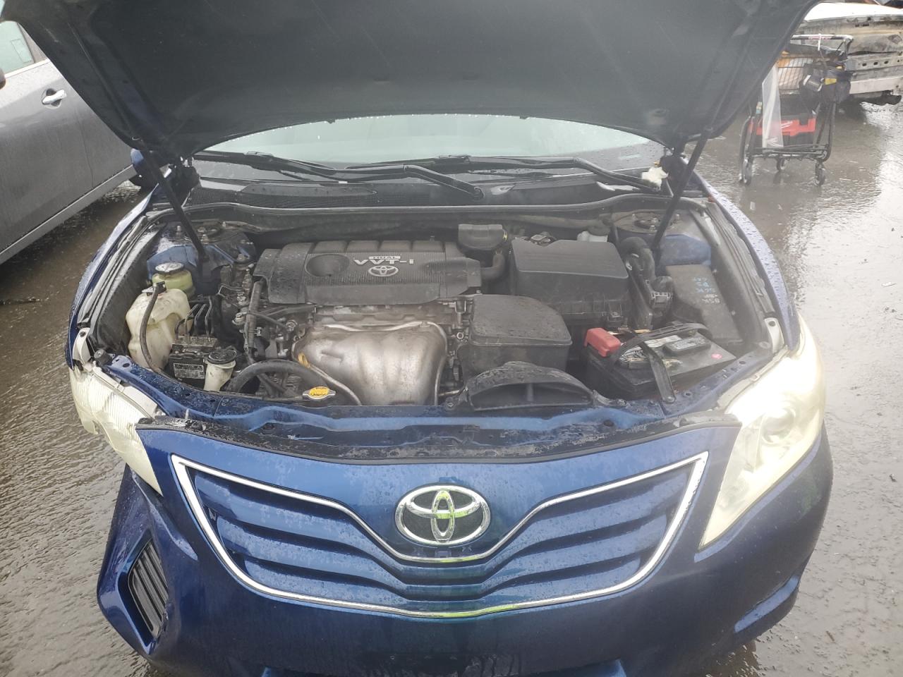 2010 Toyota Camry - Image 11