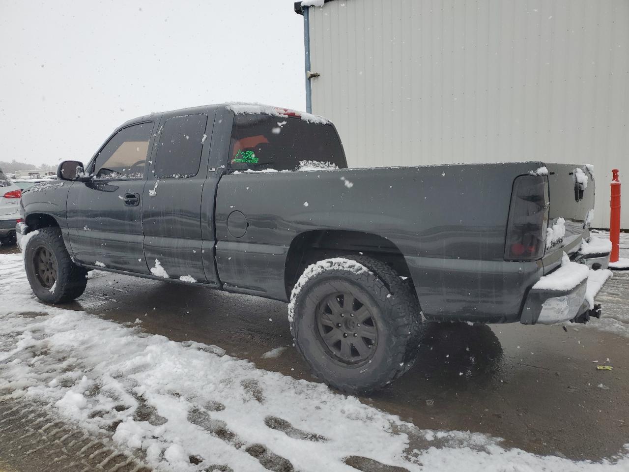2003 Chevrolet Silverado - Image 2