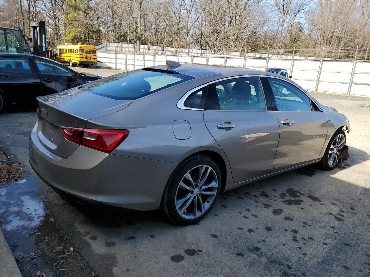 2023 Chevrolet Malibu - Image 3