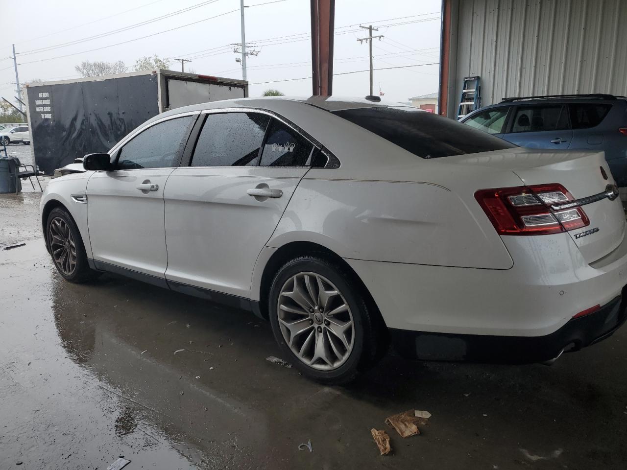 2013 Ford Taurus - Image 2