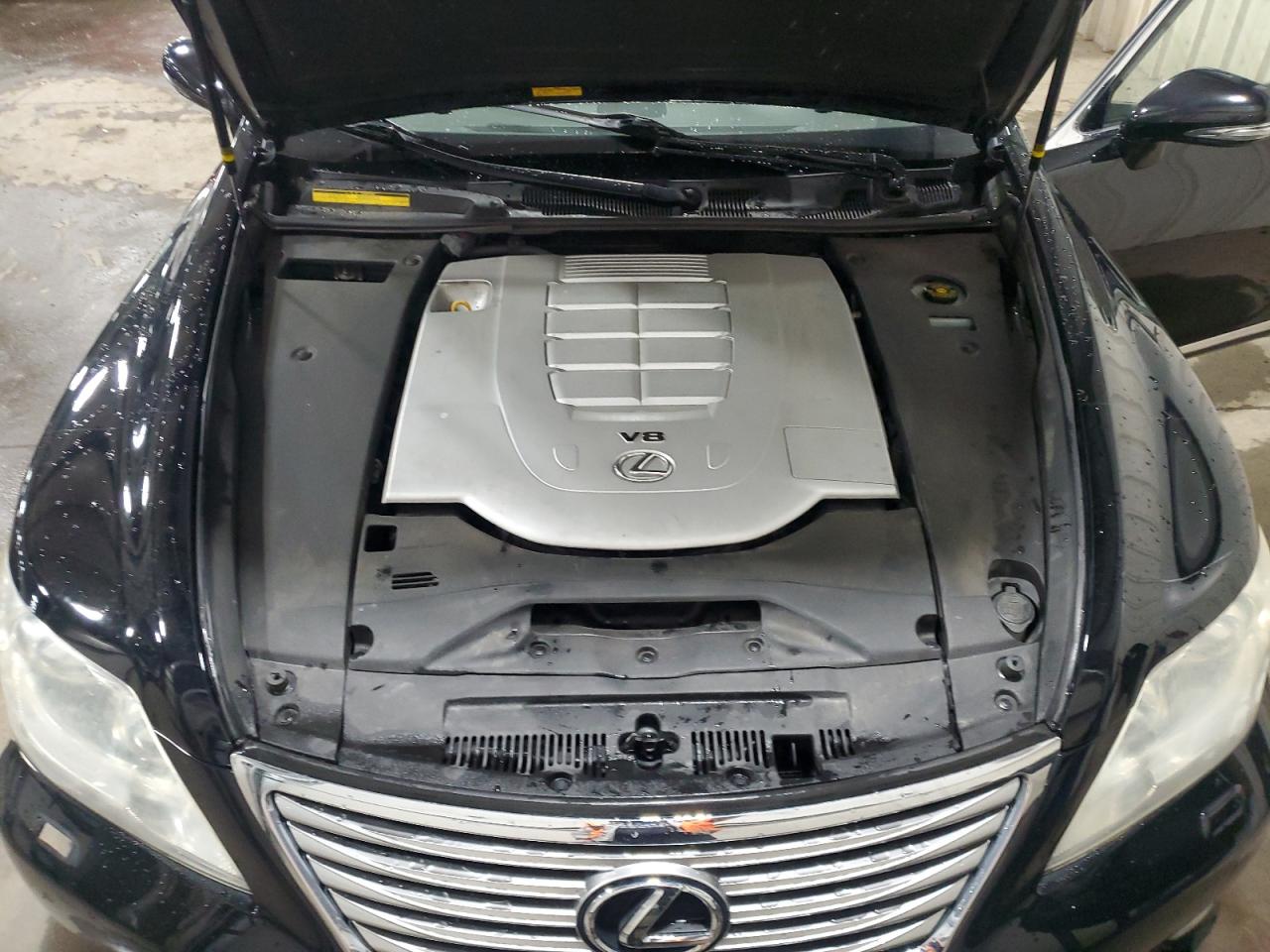 2011 Lexus LS - Image 11
