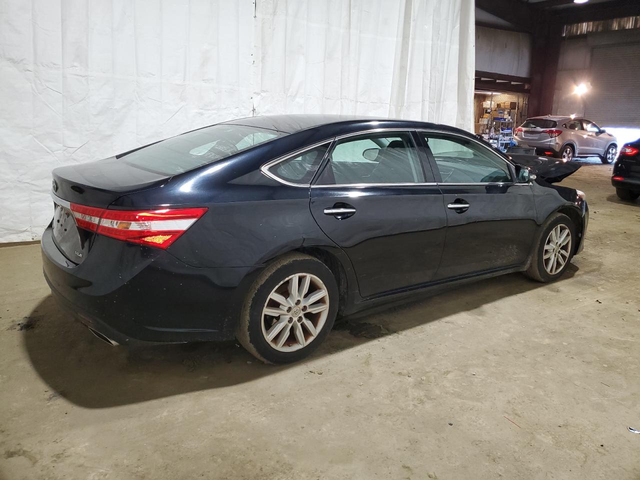 2013 Toyota Avalon - Image 3