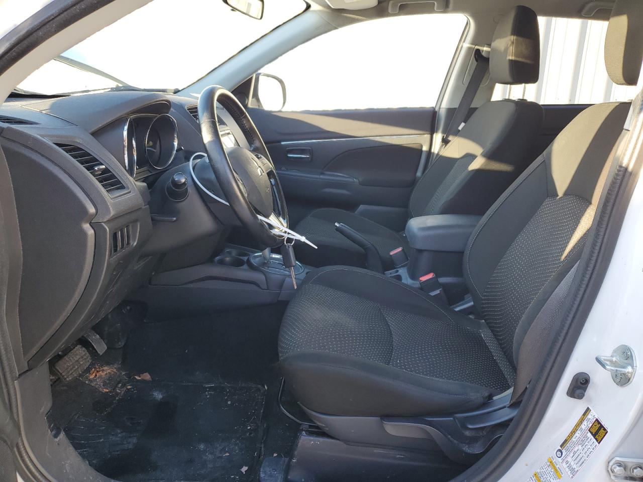 2016 Mitsubishi Outlander - Image 7
