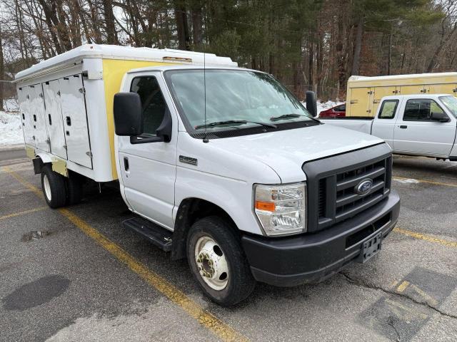 2018 Ford Econoline E450 Super Duty Cutaway Van